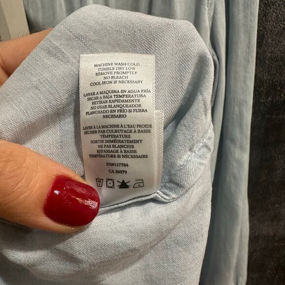 NWT $220 Rails Chambray Lightweight Smocked Mini Dress, Sz M (8-10) (LL-1129) - Picture 11 of 12